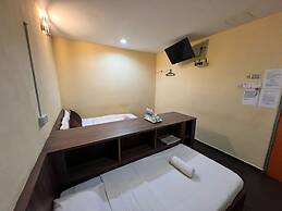 Hotel O Ezi Inn