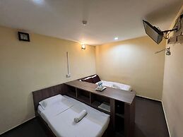 Hotel O Ezi Inn