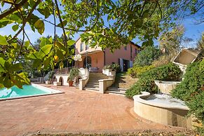 Tricolle Villa con Piscina