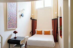 Absinthe Guest House