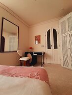 Absinthe Guest House