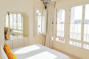 Absinthe Guest House
