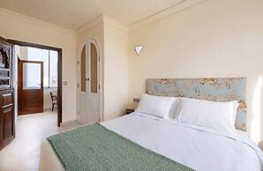 Absinthe Guest House