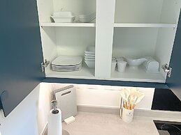 City Centre - Sleeps 4 & Free Parking