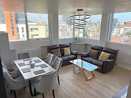 City Centre - Sleeps 4 & Free Parking