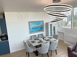 City Centre - Sleeps 4 & Free Parking