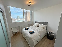 City Centre - Sleeps 4 & Free Parking