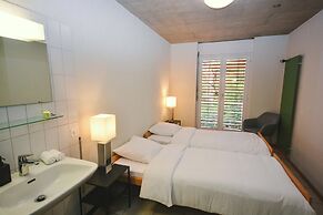 Alaïa Hostel