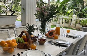 Villa One - Pvt Pool Outdoor Deck North Goa