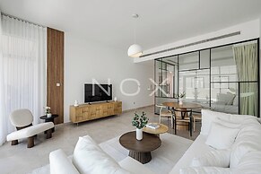 1BR with Study City View Bay Square B7
