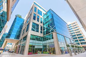 1BR with Study City View Bay Square B7