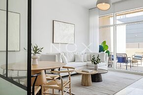 1BR with Study City View Bay Square B7