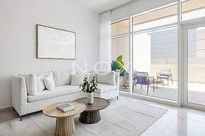 1BR with Study City View Bay Square B7