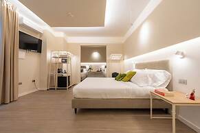 Six Luxury Room