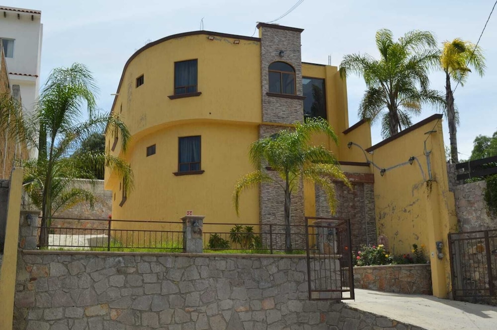 Hotel Guadalupe Bernal