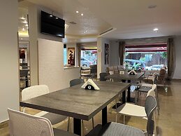 Manara Riva Suites
