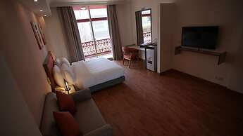 Manara Riva Suites