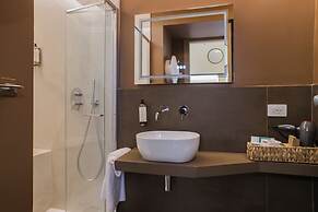 163 Boutique Hotel