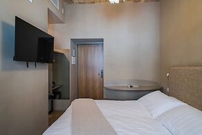 163 Boutique Hotel