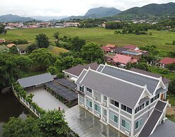Garden House Rice Field and Mountain View