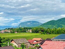 Garden House Rice Field and Mountain View