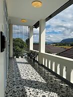 Garden House Rice Field and Mountain View