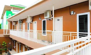 OYO 94253 Cikunir Residence Syariah