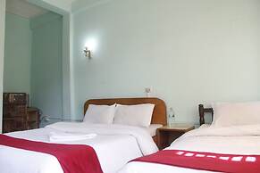 Pushpa Guest House