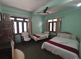 Pushpa Guest House