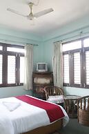 Pushpa Guest House