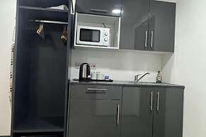 Studio - Sleeps 2 - Parking - Wifi