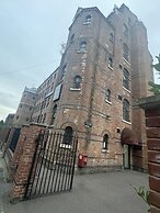 1 Bed Flat - Sleeps 2 - Parking - Balcony - Wifi