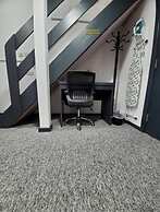 1 Bed Flat - Sleeps 2 - Parking - Balcony - Wifi
