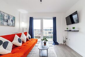 Top-rated Penthouse - King Size Bed & Free Parking