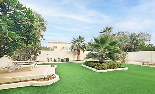 Venduras- Luxe 3BR Villa Jumeirah Park