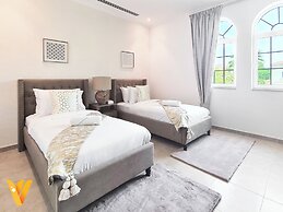 Venduras- Luxe 3BR Villa Jumeirah Park