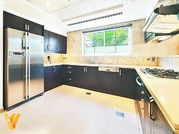 Venduras- Luxe 3BR Villa Jumeirah Park