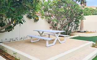 Venduras- Luxe 3BR Villa Jumeirah Park