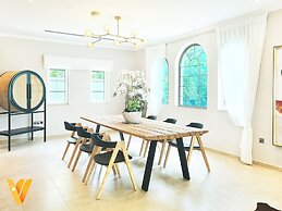 Venduras- Luxe 3BR Villa Jumeirah Park
