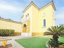 Venduras- Luxe 3BR Villa Jumeirah Park