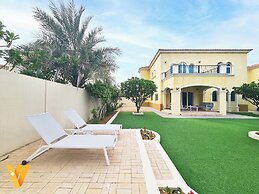 Venduras- Luxe 3BR Villa Jumeirah Park
