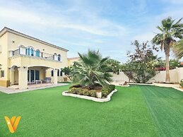 Venduras- Luxe 3BR Villa Jumeirah Park