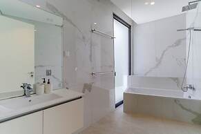 Luxury Diamond House