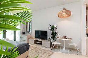 Modern and Cozy Studio at Seven Palm