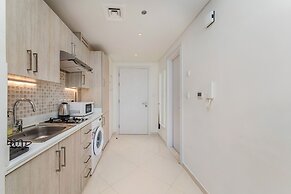 Modern and Cozy Studio at Seven Palm