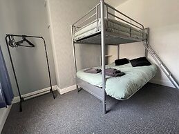 Cozy 2 Bedroom Property With all Amenities