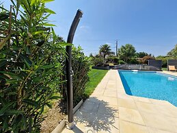 Holiday Villa With Pool in Sarzeau