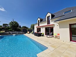 Holiday Villa With Pool in Sarzeau