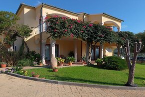 Apartment in Badus With Communal Pool