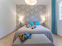 Faro's Villa Horizonte Near Seabeach